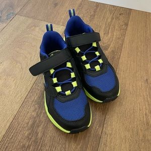 Boys Reebok sneakers sz 12